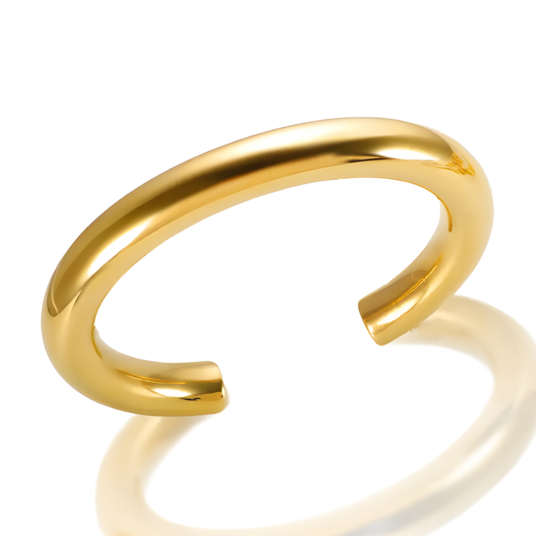 A Bold Elliptical Cuff Bracelet made of stainless steel with a sturdy design. The bracelet has an inside diameter of 6cm, an outside diameter of 8cm, and a thickness of 1cm, exuding confidence and elegance.