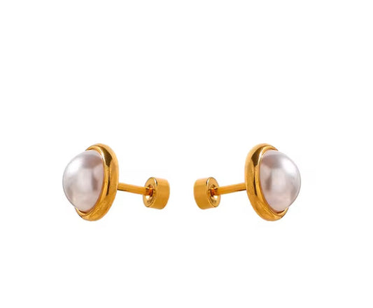 Essential Pearl Studs
